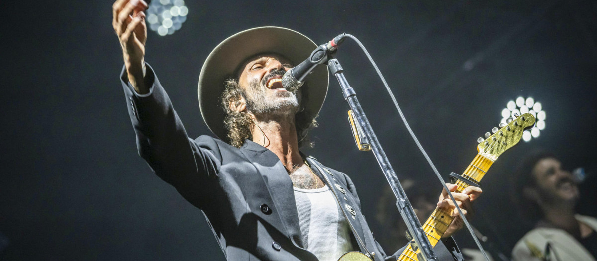 El cantautor Leiva durante su actuación en el festival Sonorama Ribera este sábado en Aranda de Duero (Burgos)