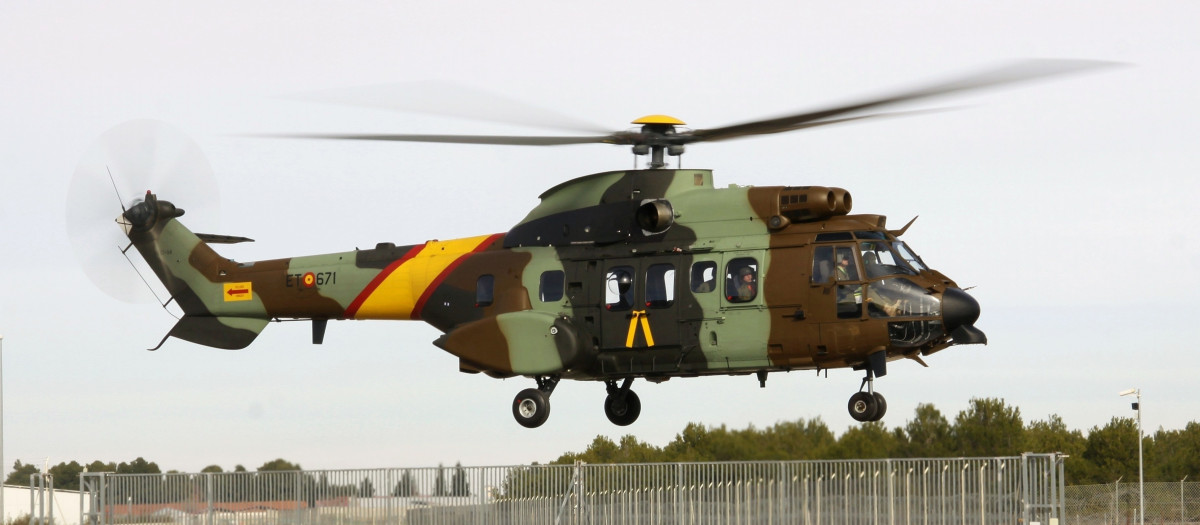 Helicóptero AS532 AL Cougar del Ejército de Tierra
