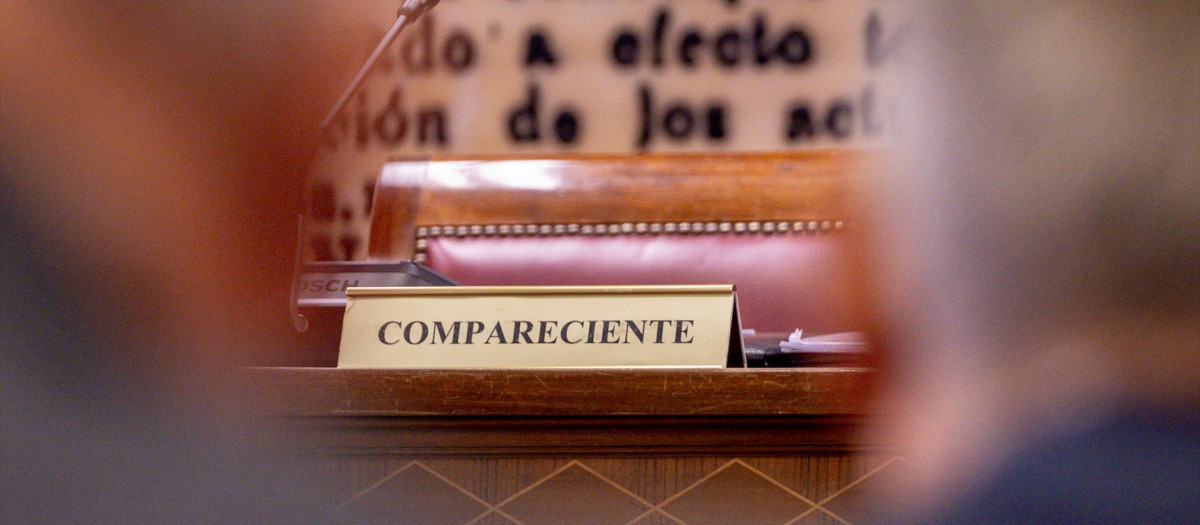 El asiento vacío del ministro del Interior, Fernando Grande-Marlaska, durante la comparecencia prevista ante la Comisión de Interior
