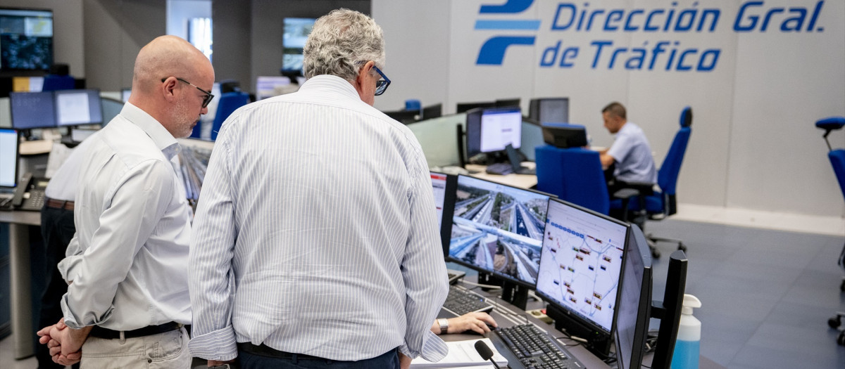 Tanto el jefe provincial de Tráfico de Madrid como el delegado del Gobierno han estado en la sala de pantallas de la sede de la DGT