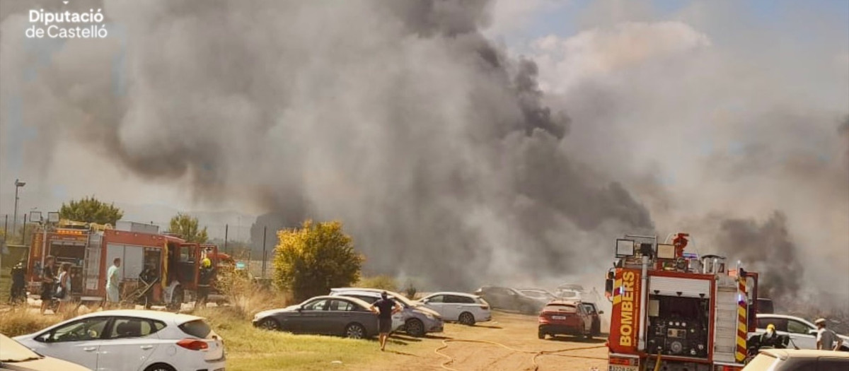 Imagen del incendio que ha afectado a 34 vehículos en Peñíscola

REMITIDA / HANDOUT por CONSORCIO DE BOMBEROS
Fotografía remitida a medios de comunicación exclusivamente para ilustrar la noticia a la que hace referencia la imagen, y citando la procedencia de la imagen en la firma
12/8/2026