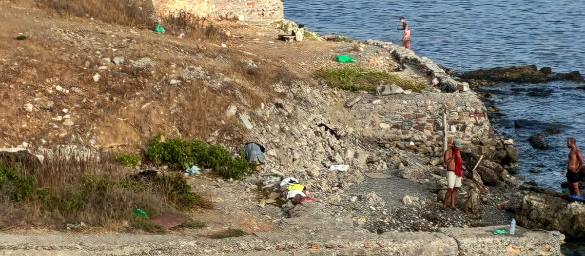 Estado actual de la zona de acampada donde se han asentado los inmigrantes