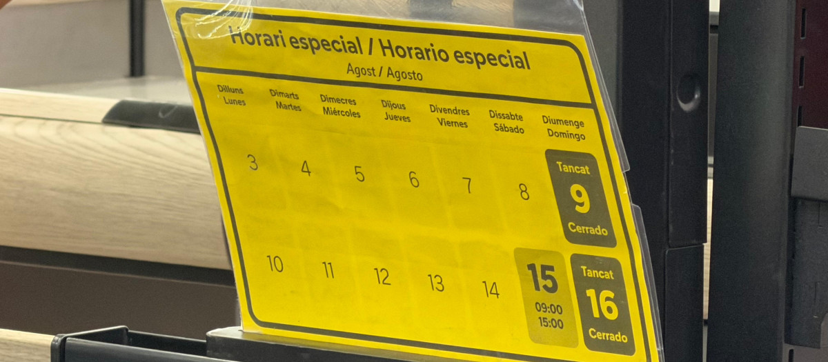 Imagen del cartel con el horario de Mercadona para este 15 de agosto.