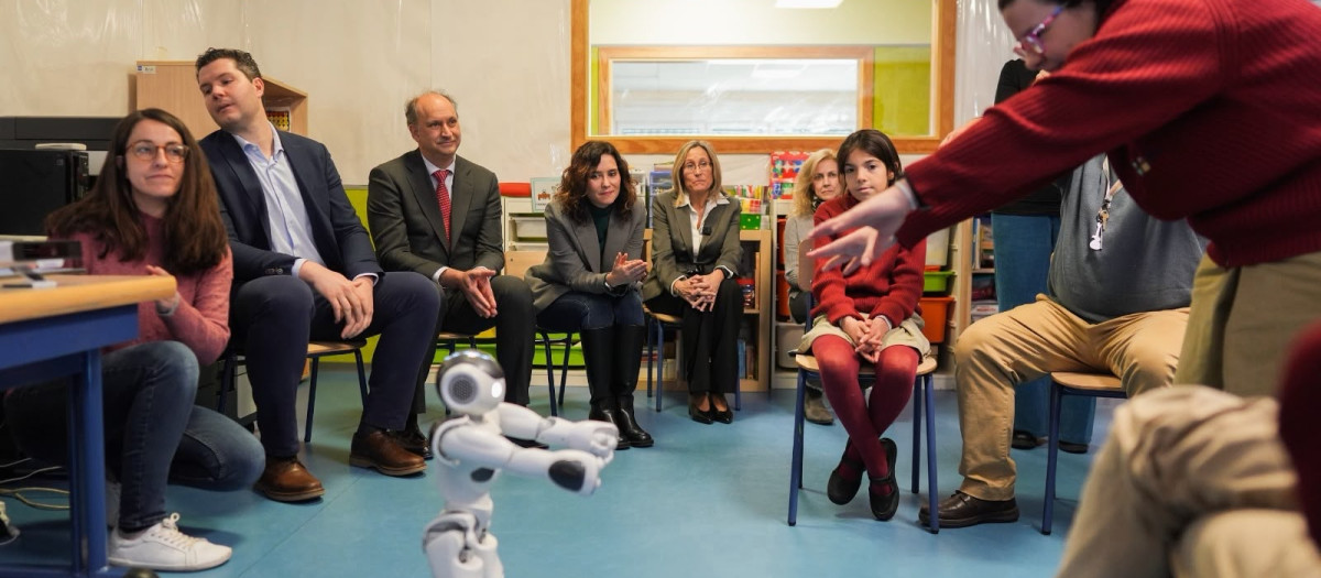 Madrid amplía la IA a diez centros para reforzar la atención temprana de alumnos con necesidades especiales