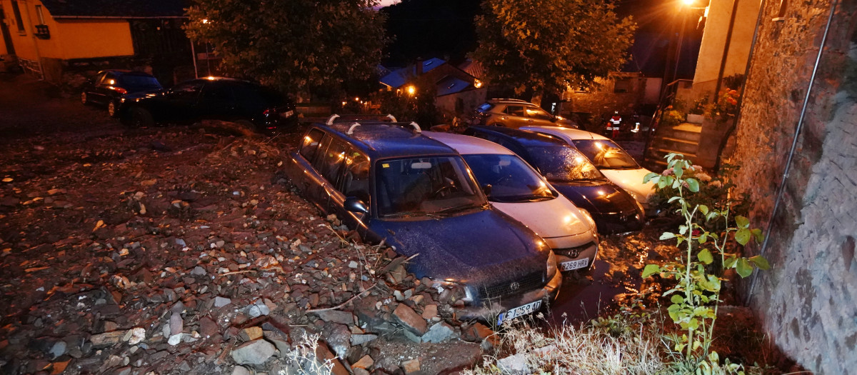 Riada en el pueblo de Manzanedo de Valdueza (León)