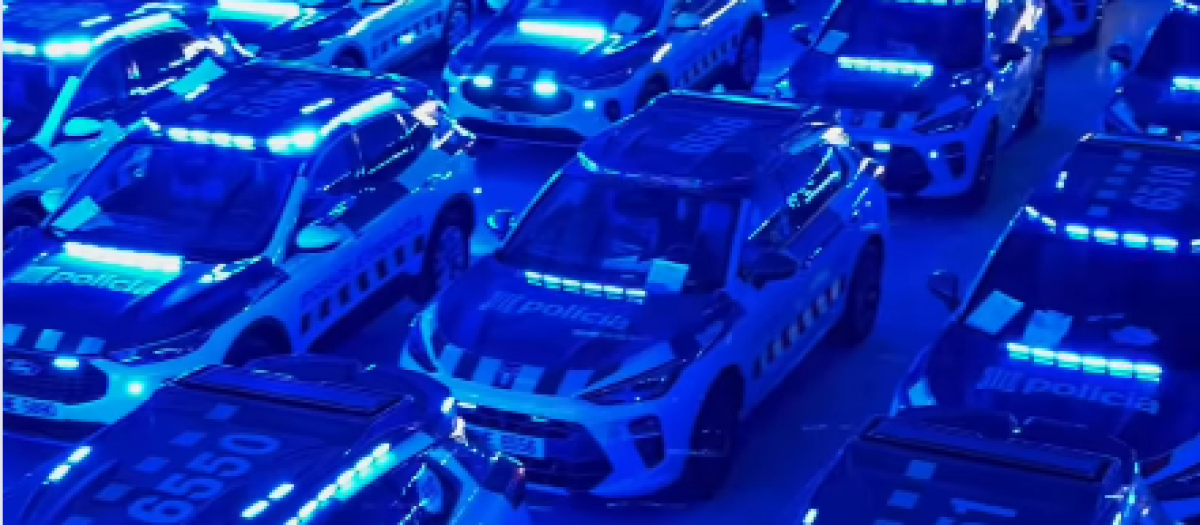 Imagen de la flota de vehículos son los rotativos encendidos