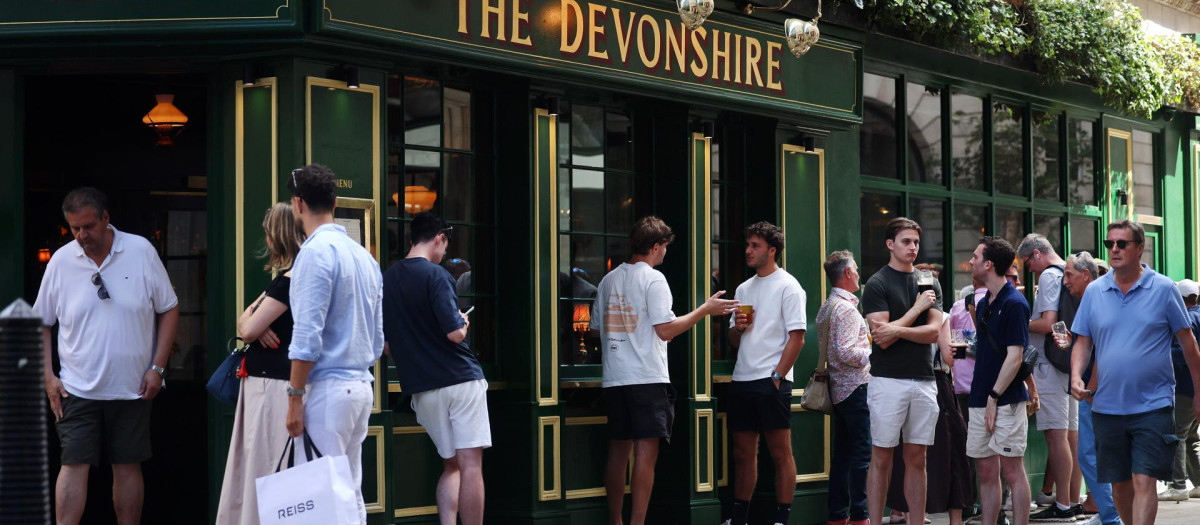 Imagen del exterior de un pub en Londres