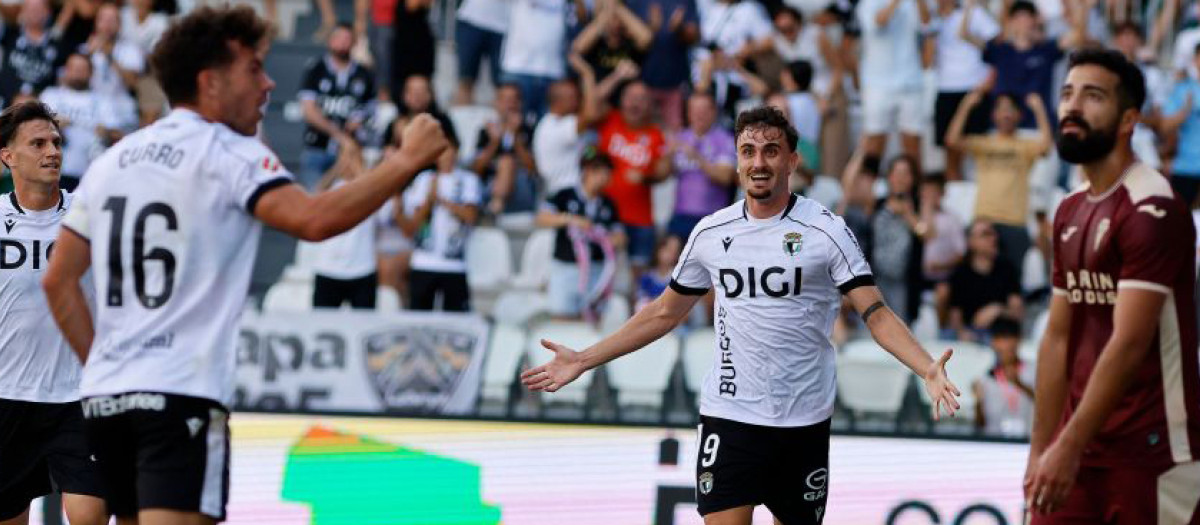 Rubén Alves se lamenta tras encajar uno de los tantos del Burgos