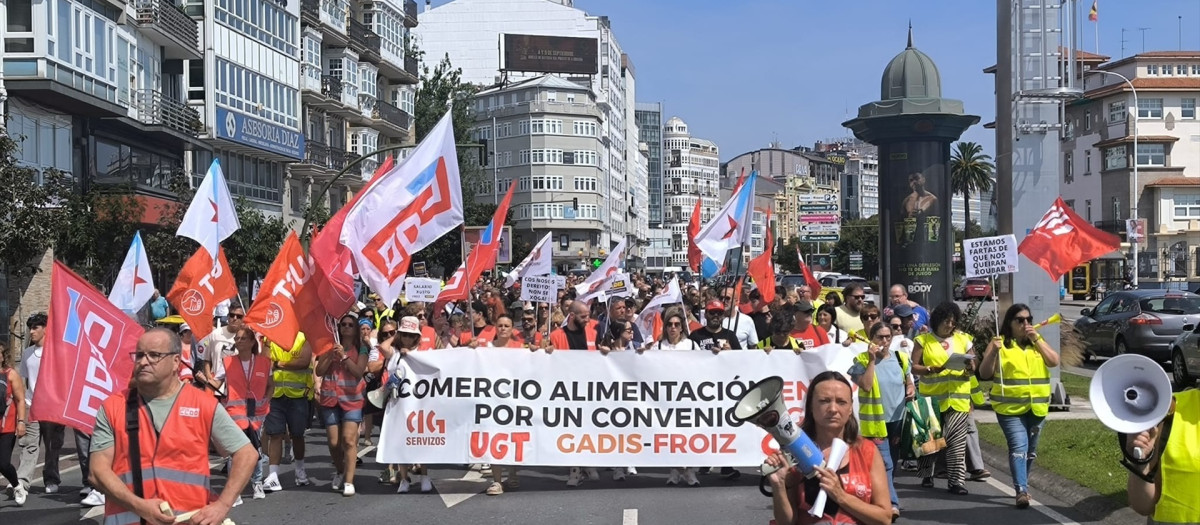 Protesta de personal del comercio de alimentación en La Coruña

REMITIDA / HANDOUT por CIG
Fotografía remitida a medios de comunicación exclusivamente para ilustrar la noticia a la que hace referencia la imagen, y citando la procedencia de la imagen en la firma
17/8/2026