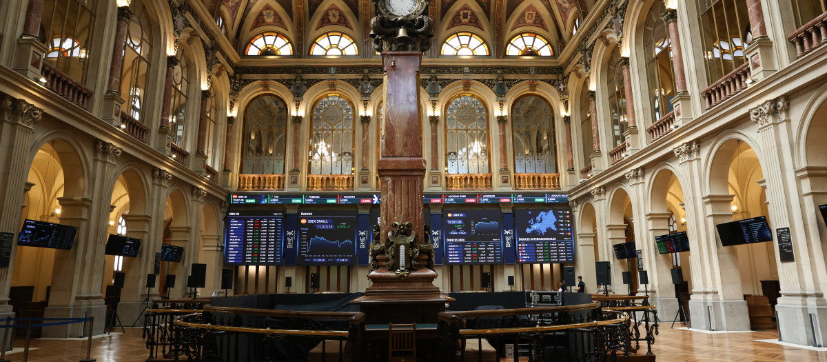 Paneles del Ibex en el Palacio de la Bolsa de Madrid
