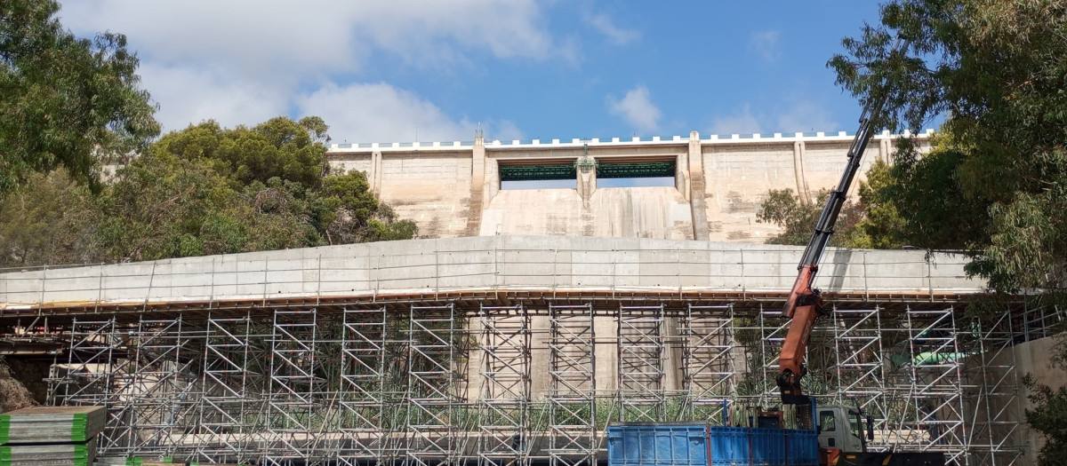 Obras en la presa de Amadorio (Alicante)


REMITIDA / HANDOUT por CHJ
Fotografía remitida a medios de comunicación exclusivamente para ilustrar la noticia a la que hace referencia la imagen, y citando la procedencia de la imagen en la firma
18/8/2026