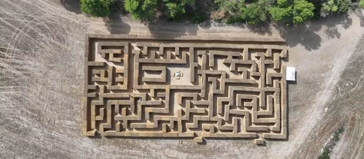 Vista aérea del laberinto de paja en Pavia (Lérida)