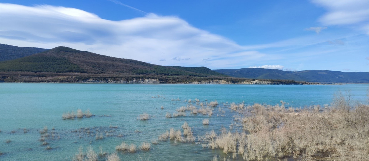 Imagen de archivo del embalse de Yesa en su parte aragonesa