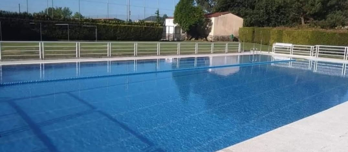Piscina municipal de O Campo Lameiro (Pontevedra)

REMITIDA / HANDOUT por AYUNTAMIENTO DE O CAMPO LAMEIRO
Fotografía remitida a medios de comunicación exclusivamente para ilustrar la noticia a la que hace referencia la imagen, y citando la procedencia de la imagen en la firma
01/1/1970