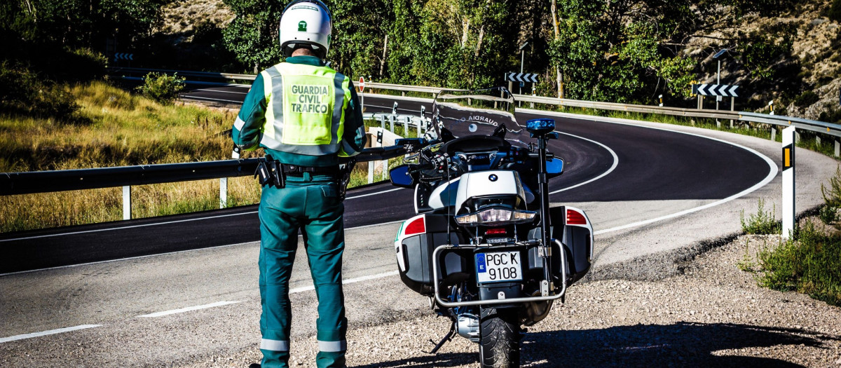 La Guardia Civil es testigo directo del deterioro de las carreteras españolas
