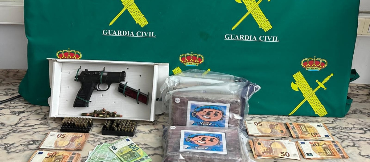 Material incautado por la Guardia Civil de Lugo

REMITIDA / HANDOUT por GUARDIA CIVIL DE LUGO
Fotografía remitida a medios de comunicación exclusivamente para ilustrar la noticia a la que hace referencia la imagen, y citando la procedencia de la imagen en la firma
21/8/2026