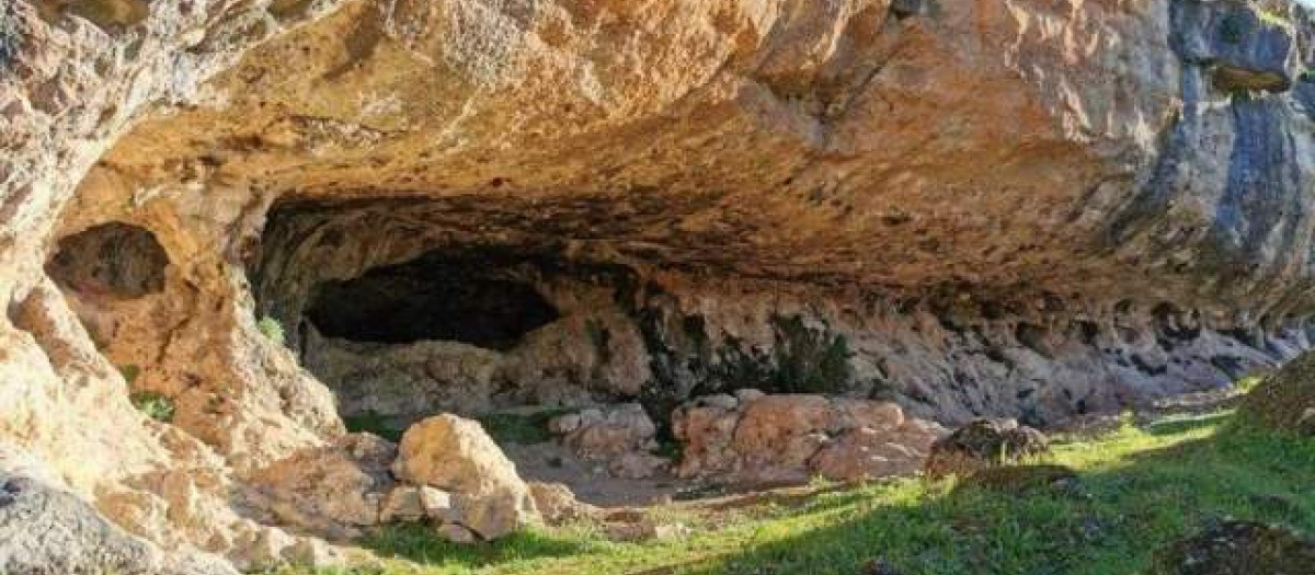 Cueva de la Lobera (Jaén)