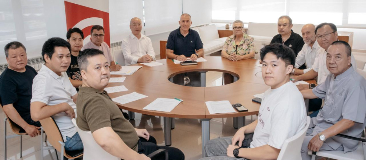 Imagen tomada este viernes durante la reunión con empresarios chinos en Castellón
