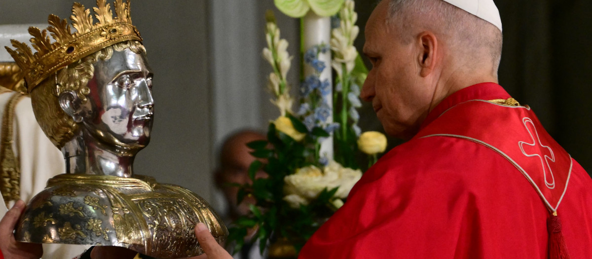 León XIV veneró las reliquias de San Marino, patrón de la República de San Marino, en la basílica de San Marino