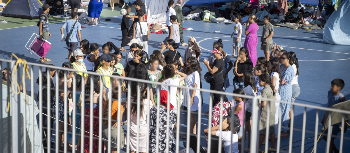 Varias jóvenes en un polideportivo de El Príncipe
