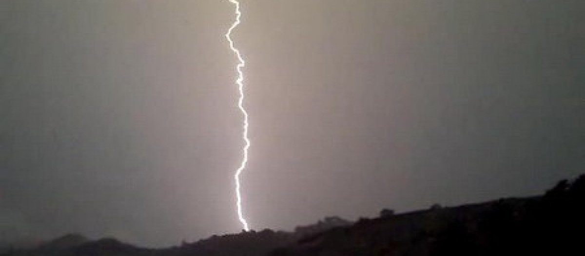 Un Rayo Durante Las Tormentas Eléctricas

REMITIDA / HANDOUT por SMC
Fotografía remitida a medios de comunicación exclusivamente para ilustrar la noticia a la que hace referencia la imagen, y citando la procedencia de la imagen en la firma
13/7/2011