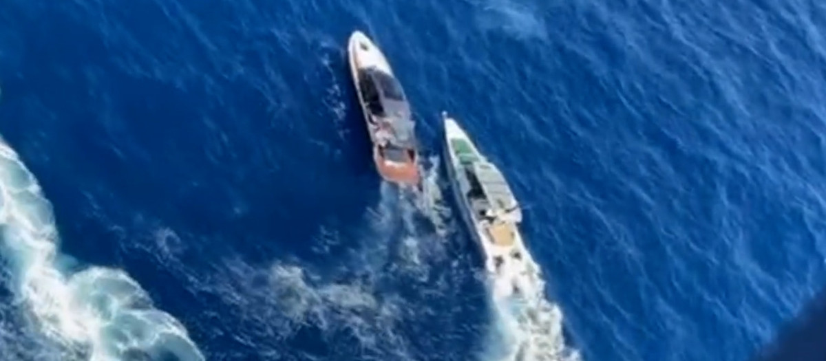 Roba un yate de un millón de euros e intenta embestir a la Guardia Civil
