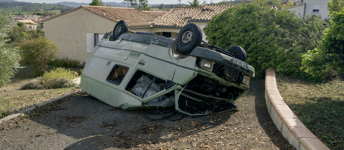 El tornado de Francia levantó vehículos y destruyó tejados