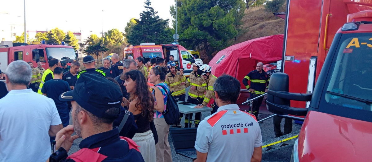 Centre de Comandament Avançat de Bombers en la zona del incendio.