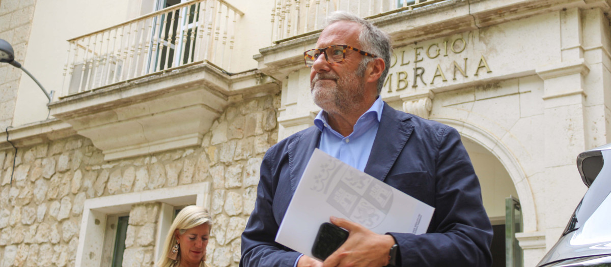 El vicepresidente primero de la Junta y consejero de Desregulación, Familia y Ayudas Sociales, Carlos Pollán