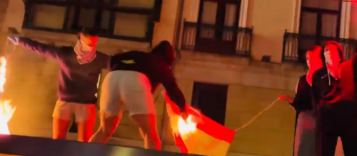 Quema de la bandera de España durante la Semana Grande de Bilbao