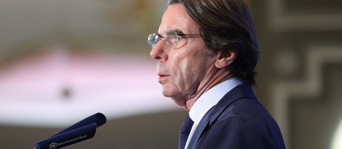 El expresidente del Gobierno, José María Aznar, durante un desayuno informativo, en el hotel Mandarin Oriental Ritz, a 1 de julio de 2026