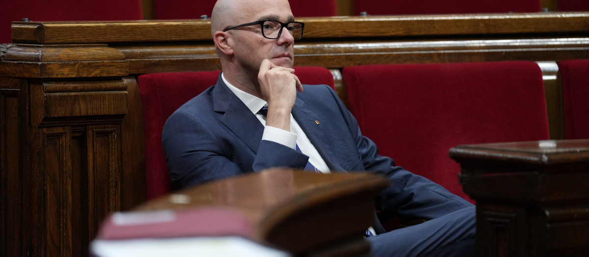 El conseller de Derechos Sociales de la Generalitat de Catalunya, Raúl Moreno, durante una sesión plenaria, en el Parlament de Catalunya, a 22 de julio de 2026, en Barcelona, Cataluña (España).