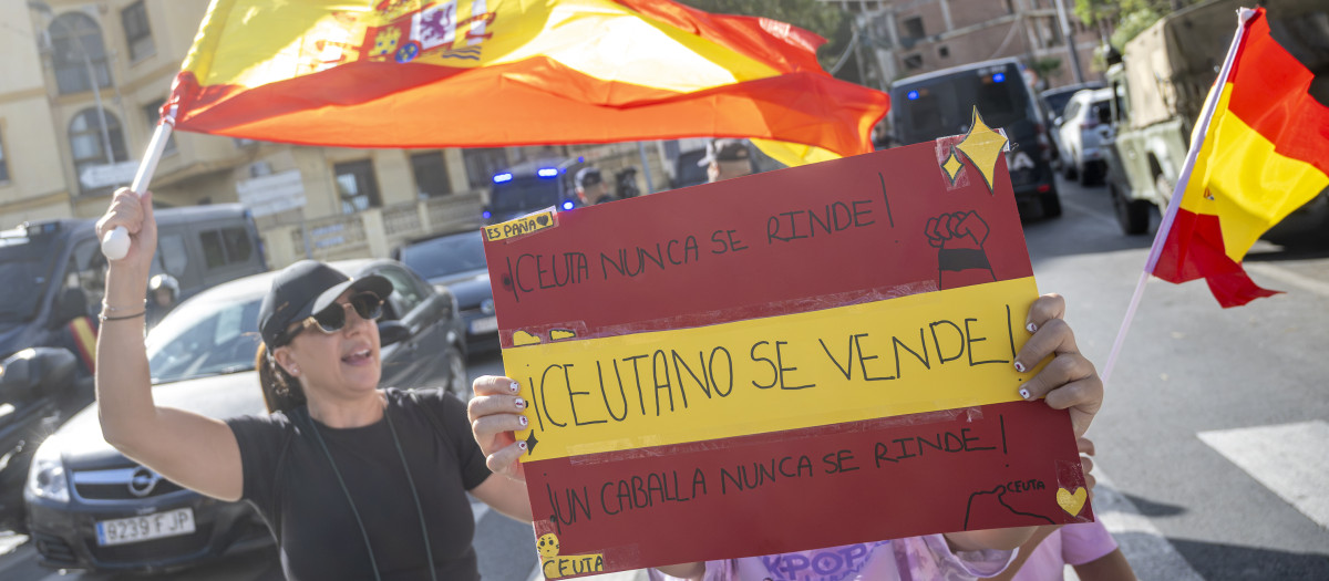 Protesta en Ceuta por la situación derivada de la invasión migratoria