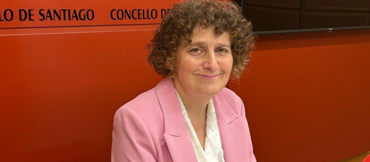 La alcaldesa de Santiago, Goretti Sanmartín, en rueda de prensa, a 28 de agosto de 2026.

REMITIDA / HANDOUT por AYUNTAMIENTO DE SANTIAGO
Fotografía remitida a medios de comunicación exclusivamente para ilustrar la noticia a la que hace referencia la imagen, y citando la procedencia de la imagen en la firma
28/8/2026