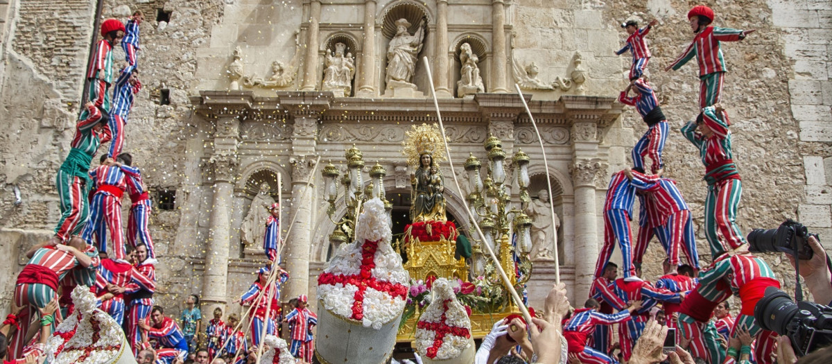 Imagen de archivo de les Festes de la Mare De Déu de la Salut, Algemesí

REMITIDA / HANDOUT por AYUNTAMIENTO DE ALGEMESÍ
Fotografía remitida a medios de comunicación exclusivamente para ilustrar la noticia a la que hace referencia la imagen, y citando la procedencia de la imagen en la firma
06/9/2022