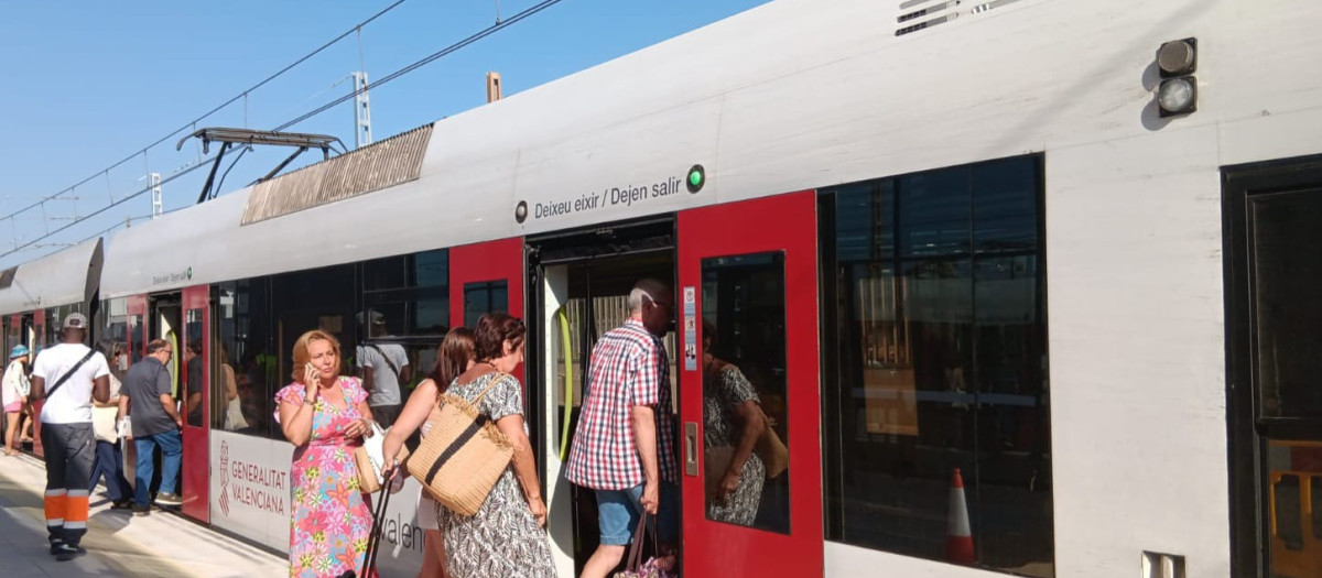 Imagen de una de las unidades de Metrovalencia