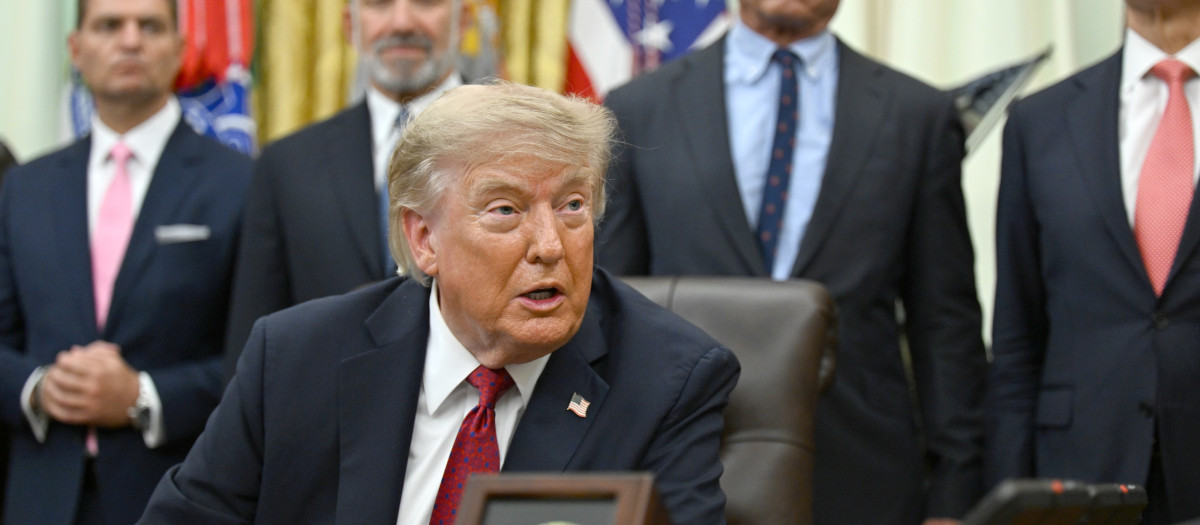 El presidente Donald Trump en una rueda de prensa en el Despacho Oval