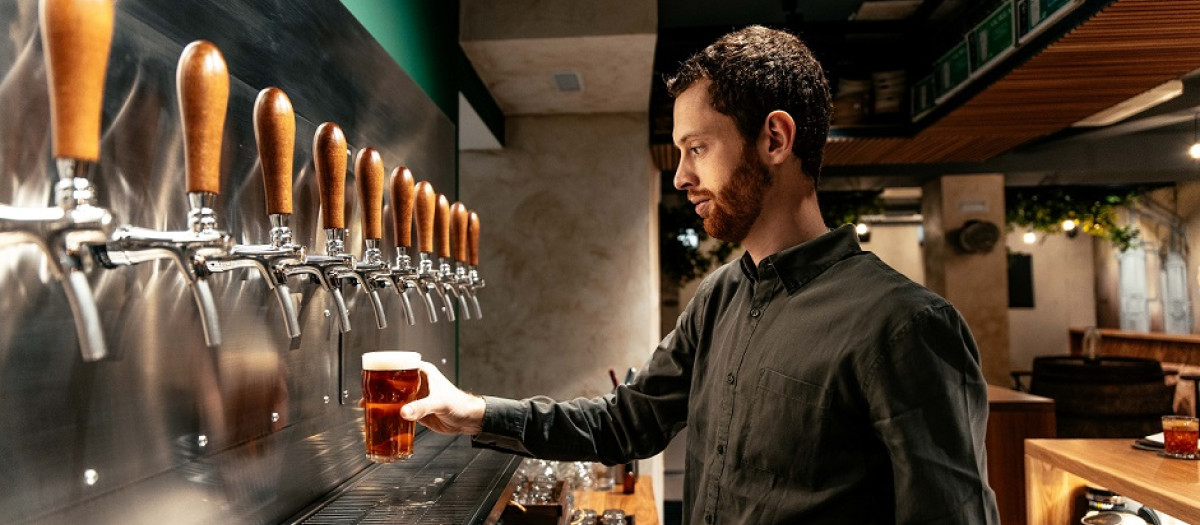 Cervecería que elabora su propia cerveza con pan reciclado