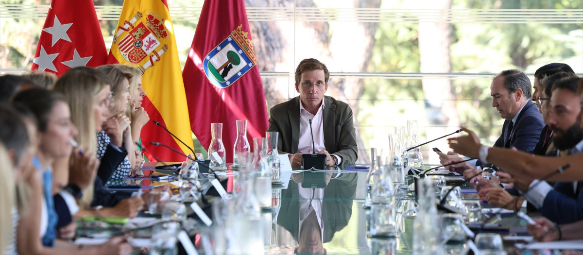 Almeida preside la reunión del equipo de Gobierno municipal, con motivo del inicio del curso político
