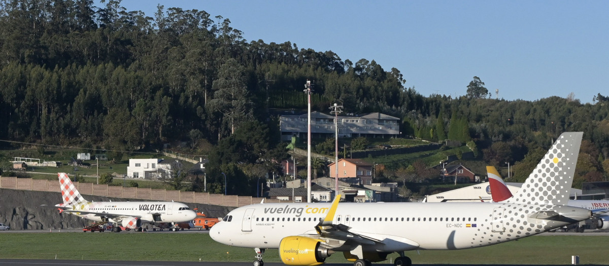 La niebla vuelve a poner en jaque al aeropuerto de A Coruña: tres vuelos afectados y uno cancelado