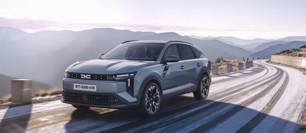 Dacia Striker Hybrid