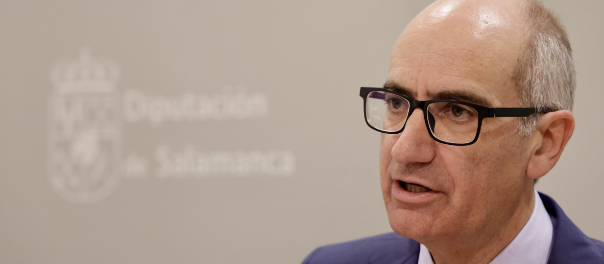 El presidente de la Diputación de Salamanca, Javier Iglesias