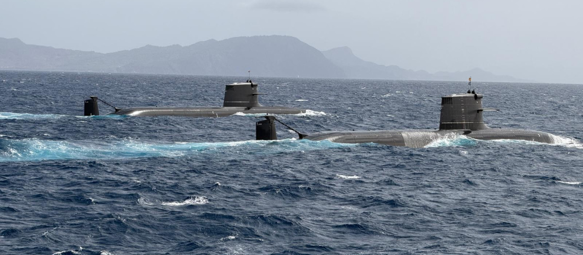 El S-81 ‘Isaac Peral’ y el S-82 ‘Narciso Monturiol’ salen a la mar juntos por primera vez