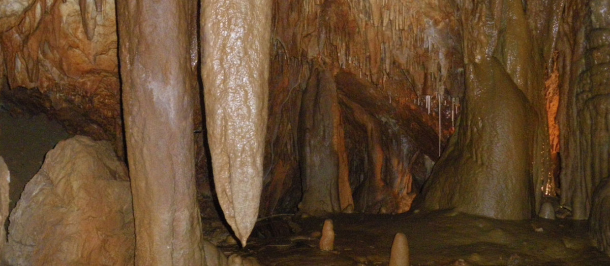 Cueva Valdelajo, León