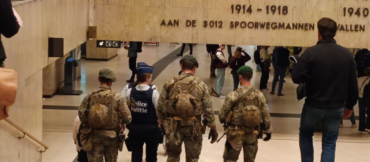 La detención la ha realizado una patrulla mixta de policías y militares