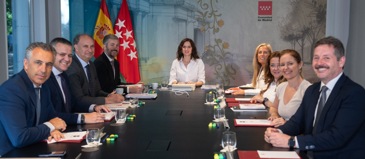 La presidenta de la Comunidad de Madrid, Isabel Díaz Ayuso, y su consejo de Gobierno