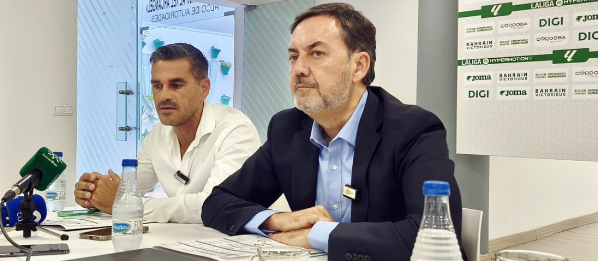 Antonio Fernández Monterrubio este jueves, junto a Juanito