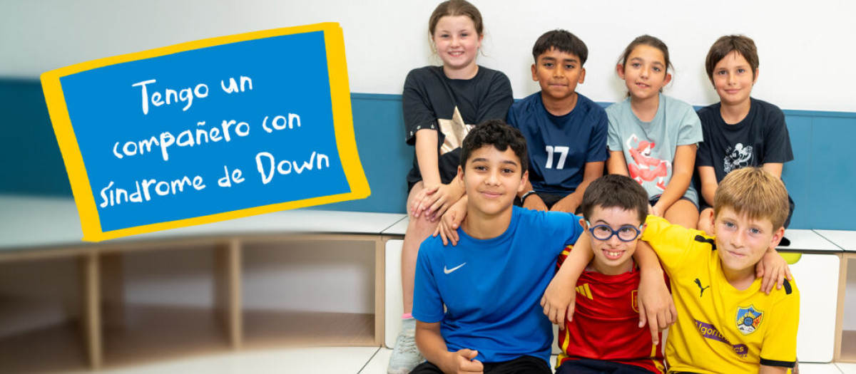 Cartel de la campaña de Down España, con Víctor, en el centro
