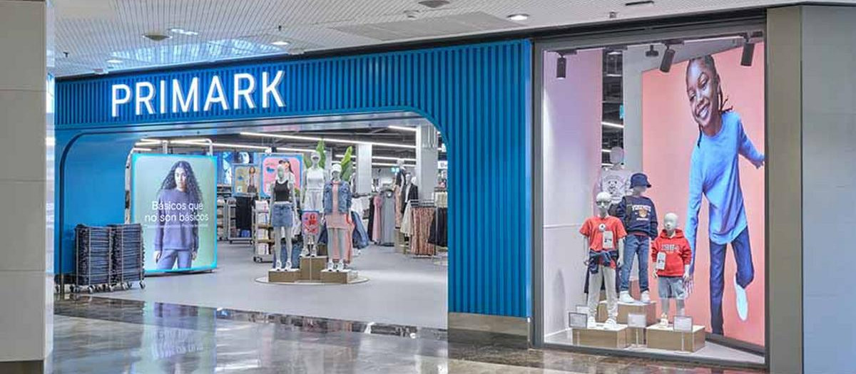 Imagen de la entrada de una tienda de Primark en España