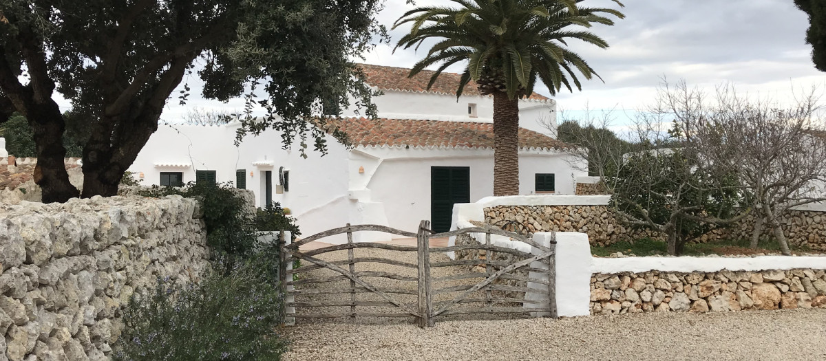 Las puertas de Menorca que no salen de una fábrica
